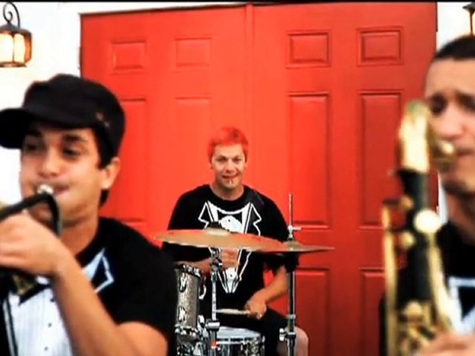 Super Villains - Moving Out (Anthony's Song)