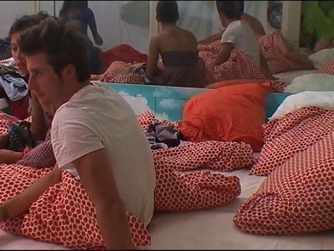 Lucie-Ange ne veut pas tenir la chandelle.