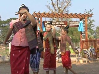 Danse Dok Champa Ban Na Teui LAOS