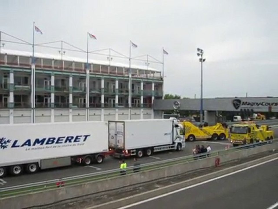 VIDEO SLALOM SEMI  ET PORTEUR camion 25m de long magny cours