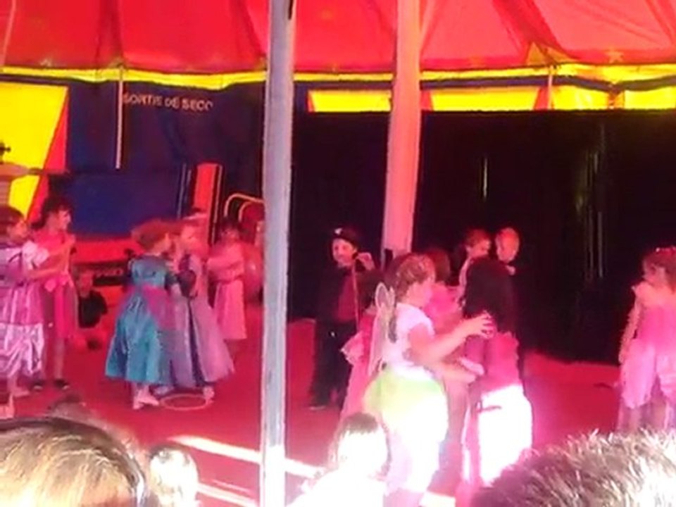 4 JUIN 2010 SPECTACLE CIRQUE