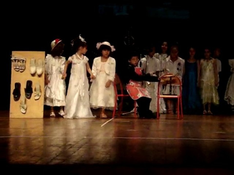 Fête de l'école le nid familial jeudi 25 novembre 2009