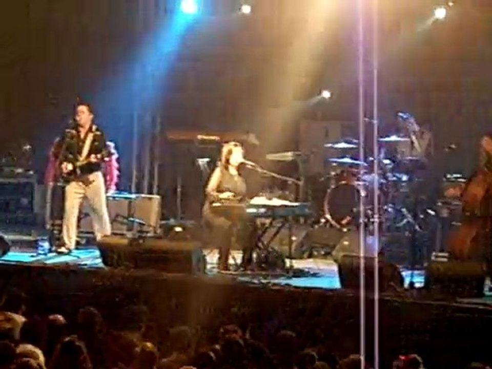 LINDA GAIL LEWIS  "SHAKE RATTLE AND ROLL & BLUE SUEDE SHOES"