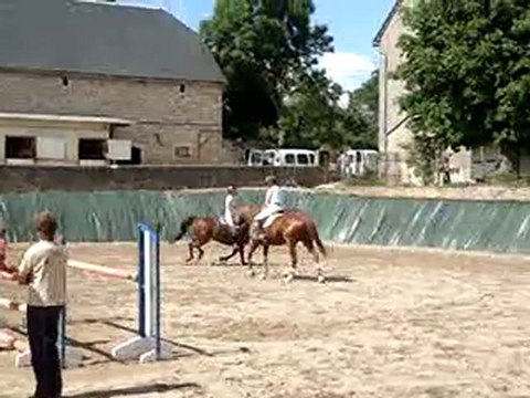 echauffement pr le concours de sauts d'obstacles à brounas !