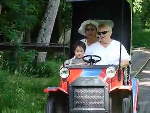 France, 2010 Olivier,Marie-Rose, Claudine en voiture!