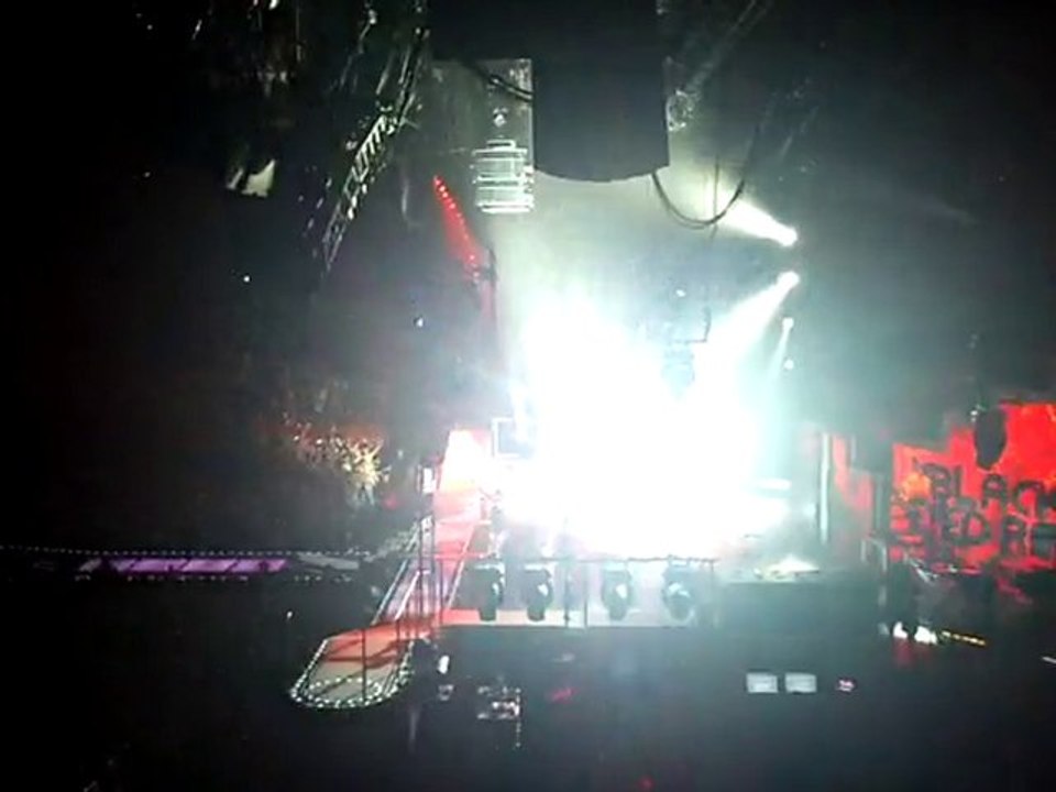 Entrée en scène des Black Eyed Peas !!