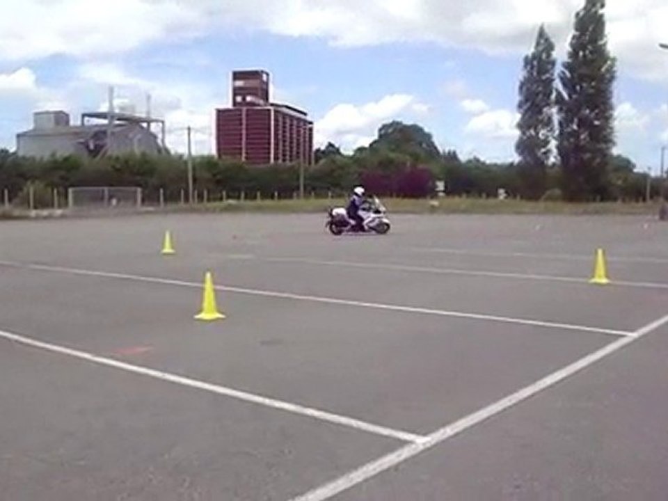 Démonstration impressionnante de la police