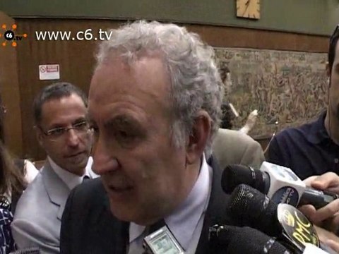 Santoro: Mi dicano se devo andare in onda o no...