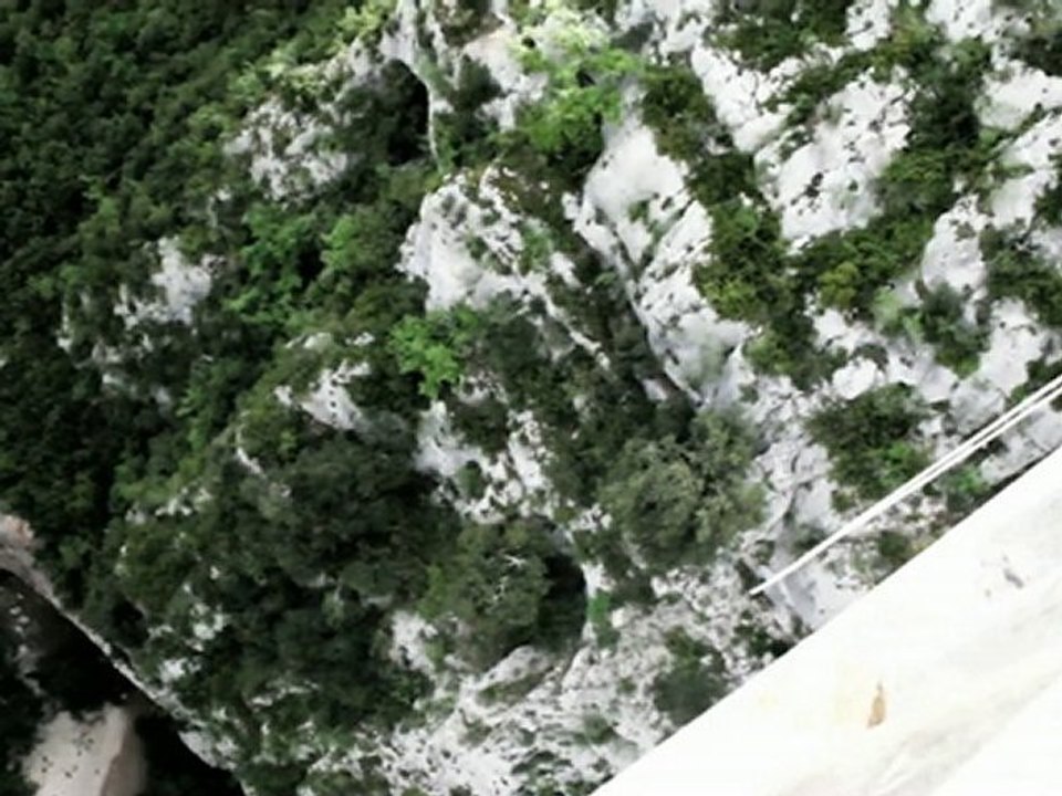 Flash et Jack sont sur un pont...