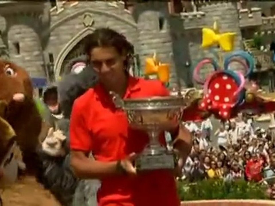 Rafael Nadal fête sa victoire à Disneyland Paris