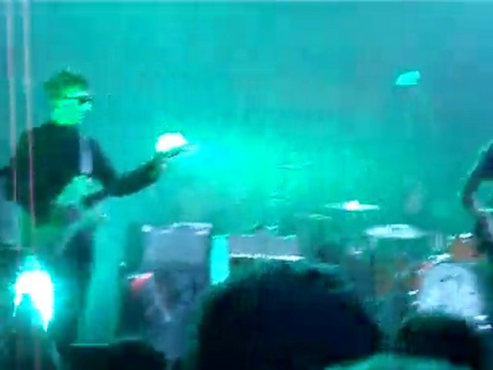 kasabian "Shoot the runner" live à L'Olympia (2010)