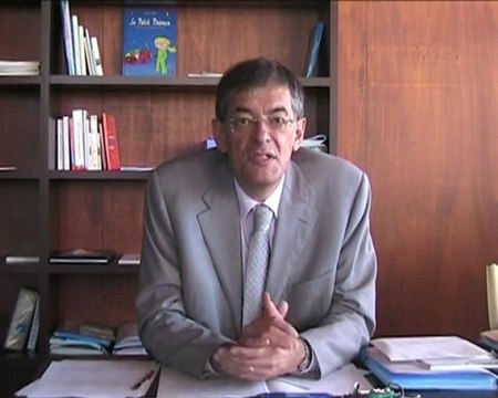 Rémi PAUVROS explique le Compte Administratif 2009.