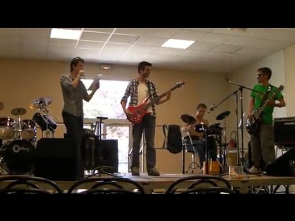 zirou 69 festival saint xandre 06 06 10 damnit 640 480 3MBPS