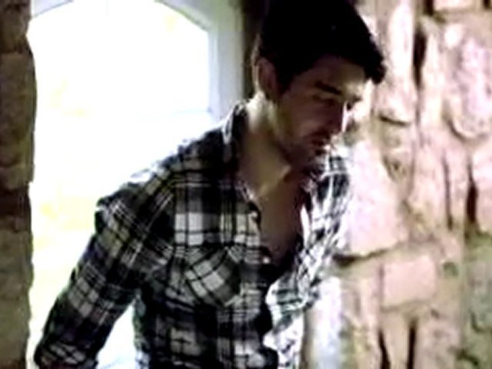 İlkay Sipahi - Sarılıp Günaha 2010 Klip www.akgulfm.com