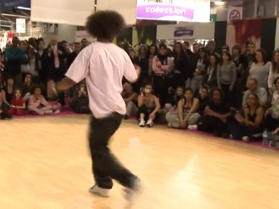 Démo de coupé-décalé Caribailes avec Lionel au Form'expo2009