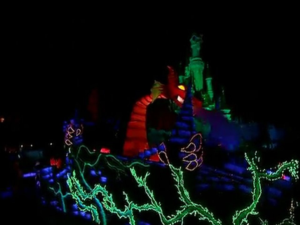 Disneyland Paris : FANTILLUSION AND FIREWORKS