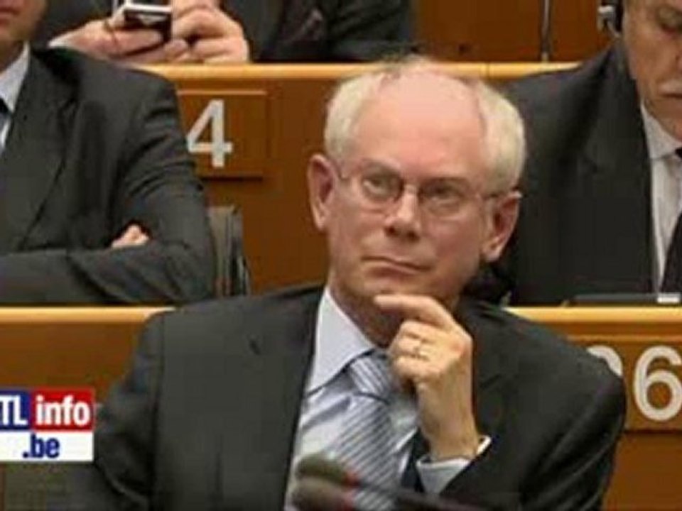 46  N.Farage Remet en Place l Elu des Bilderberg....