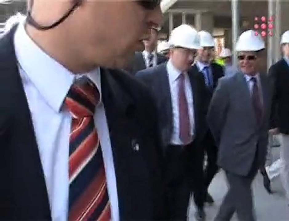 Bronisław Komorowski na budowie Stadionu Narodowego