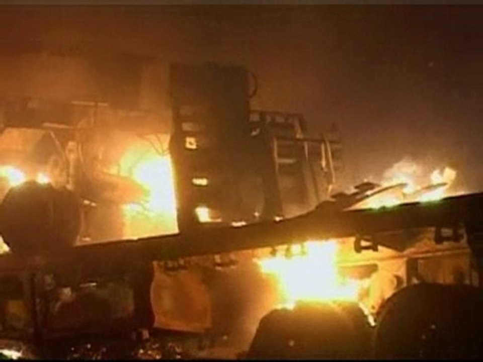 Gunmen attack Afghan-bound Nato convoy in Pakistan