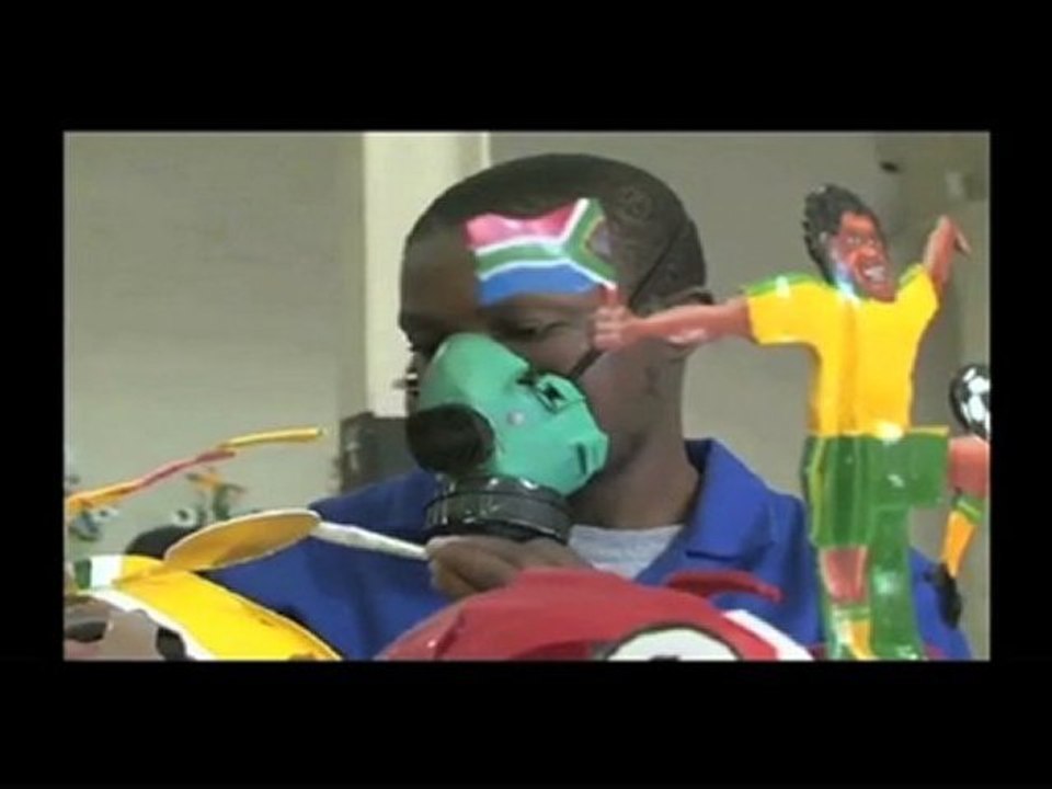 Mondial 2010 : les makarapas de l'architecte de casques