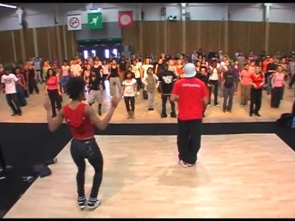 Cours de Reggaeton Caribailes avec Stéphane et Jenny
