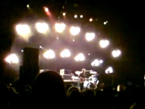 Them Crooked Vultures Live (LU) - New Fang