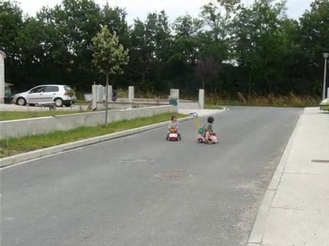Juin 2010 - Courses de voiture entre Juline et Archibald