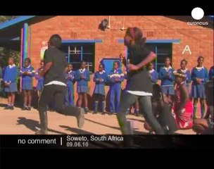 Shakira gives dance lesson in Soweto - no comment