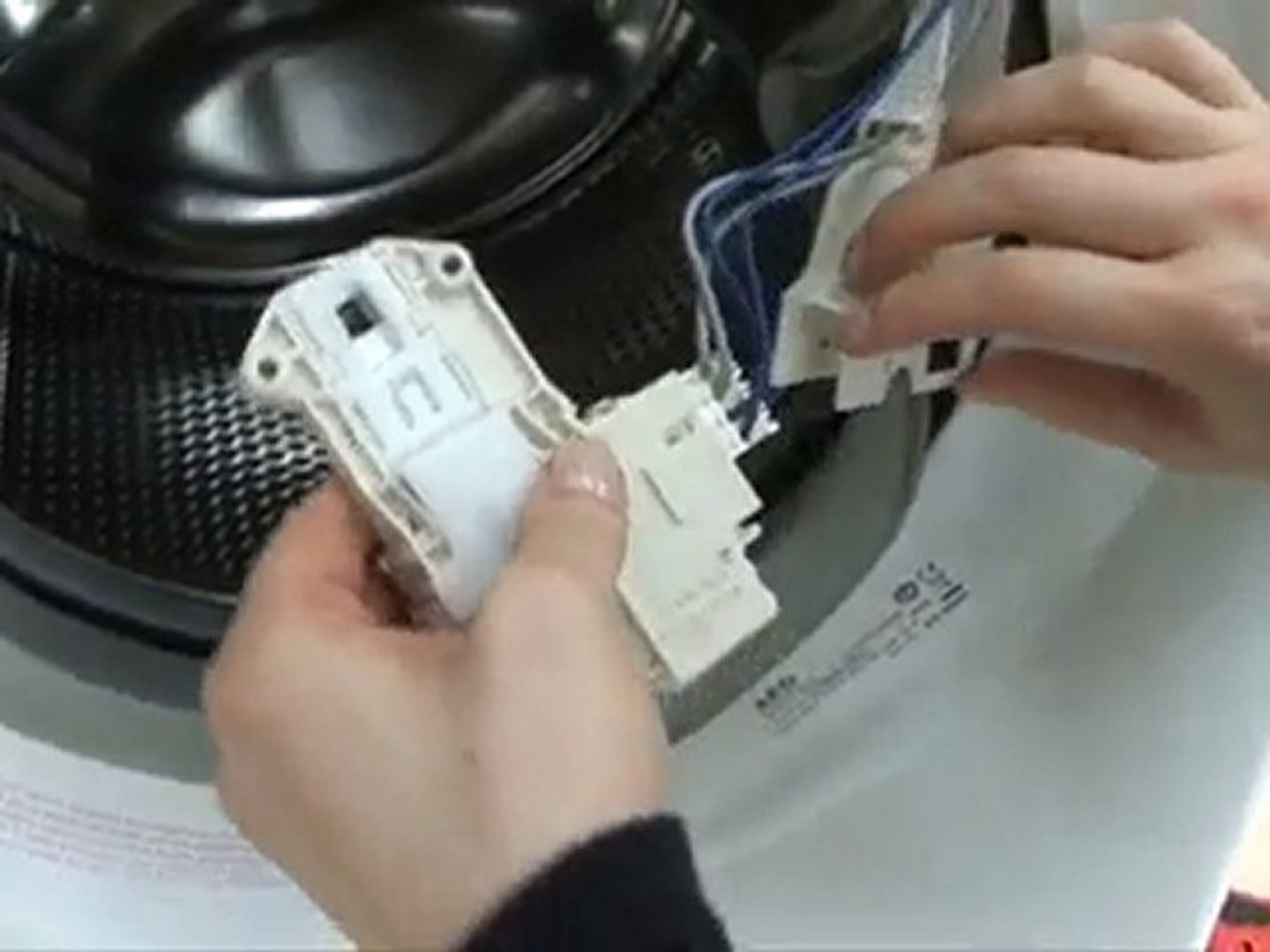 Replacing a Washing Machine Door Lock - AEG - video Dailymotion