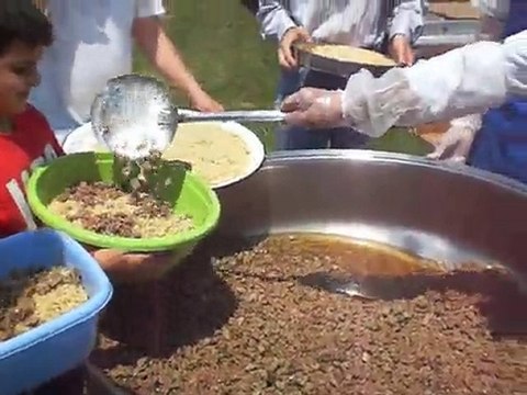 Etli Pilav Dağıtımı