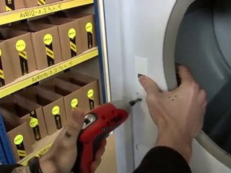 How to replace the catch and latch on a dryer - Hotpoint