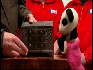 Soo and Brenda Longman on Bargain Hunt