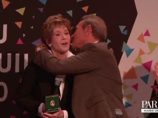 Jane Fonda reçoit la médaille de vermeil