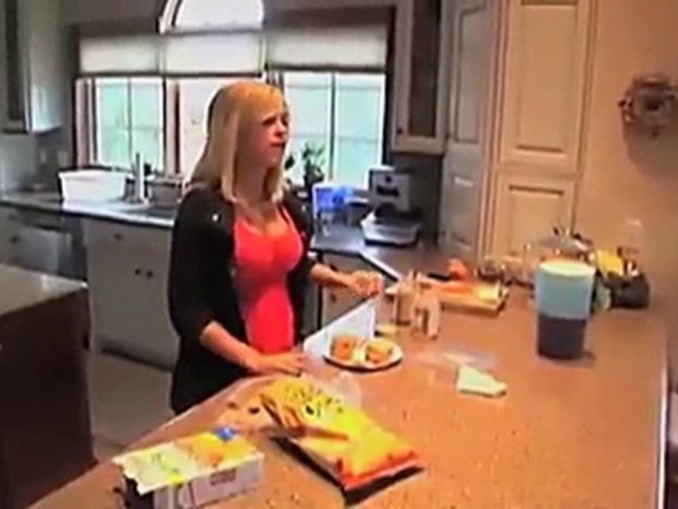 Lady Gaga Alejandro Vid, Sandra Bullock Kisses Scarlett ...