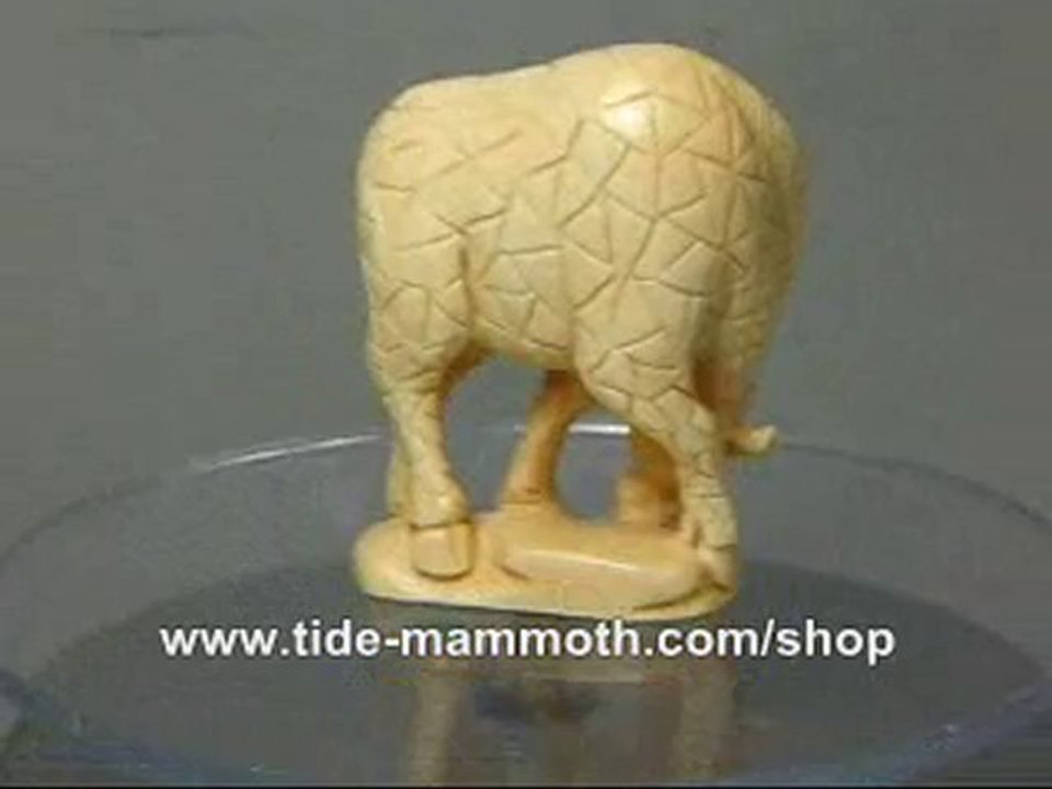 mammoth ivory animal netsuke Giraffe Drinking Water N3018