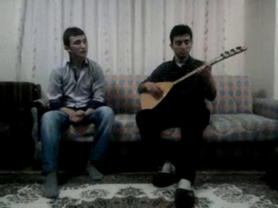 bahçelerde mor meni