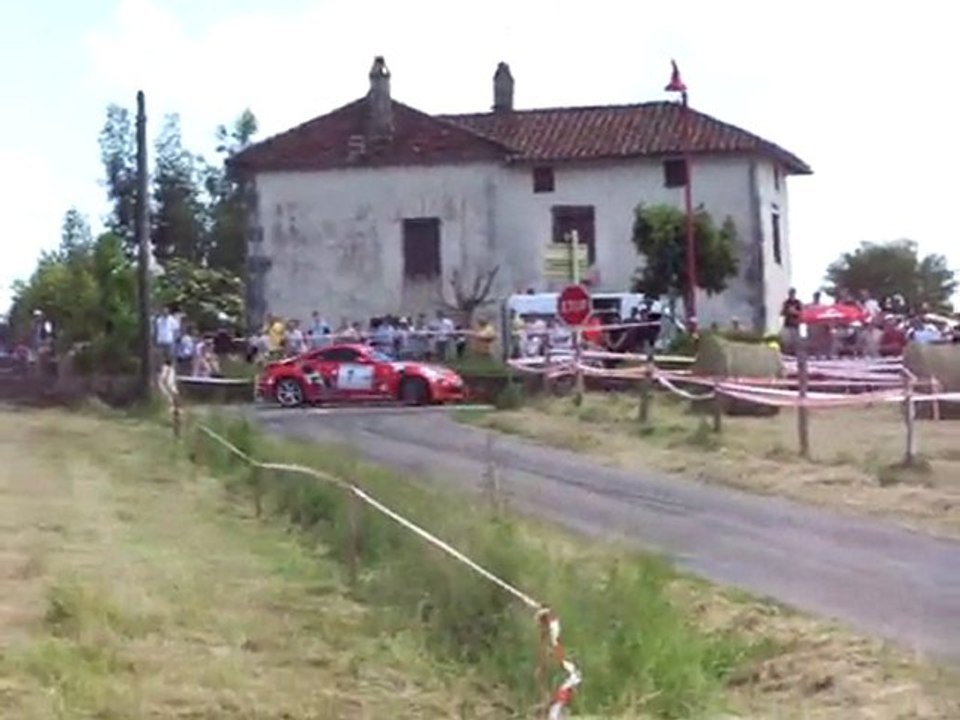 PassageSpéctacle Nissan 350 Z Rallye Des trois Chateaux 2010