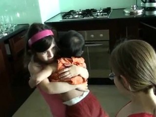 Aurélie, Sidonie et Anaïs s'amusent