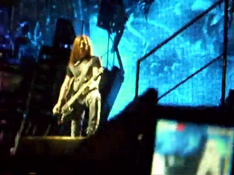 Tokio Hotel Paris 14.04.2010 Intro + Komm