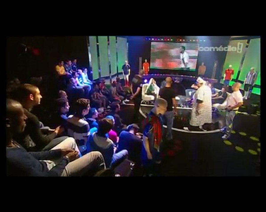 COMEDIE ILS SE FOOT DU MONDE_3