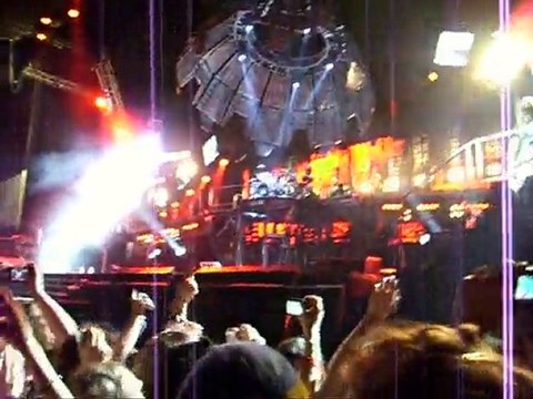 Tokio Hotel Paris 14.04.2010 Hey you