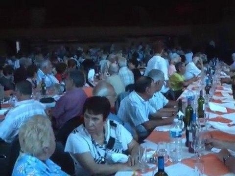 la fête - repas des anciens