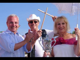 Les Corsos de la bataille de fleurs à Antibes le 6 Juin 2010