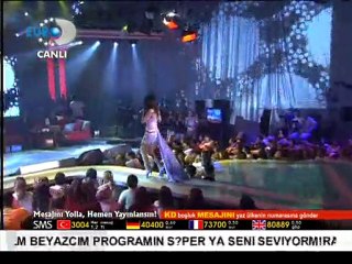 Ziynet Sali- Yanliz Kullar [12.06.2010 Beyaz Show]