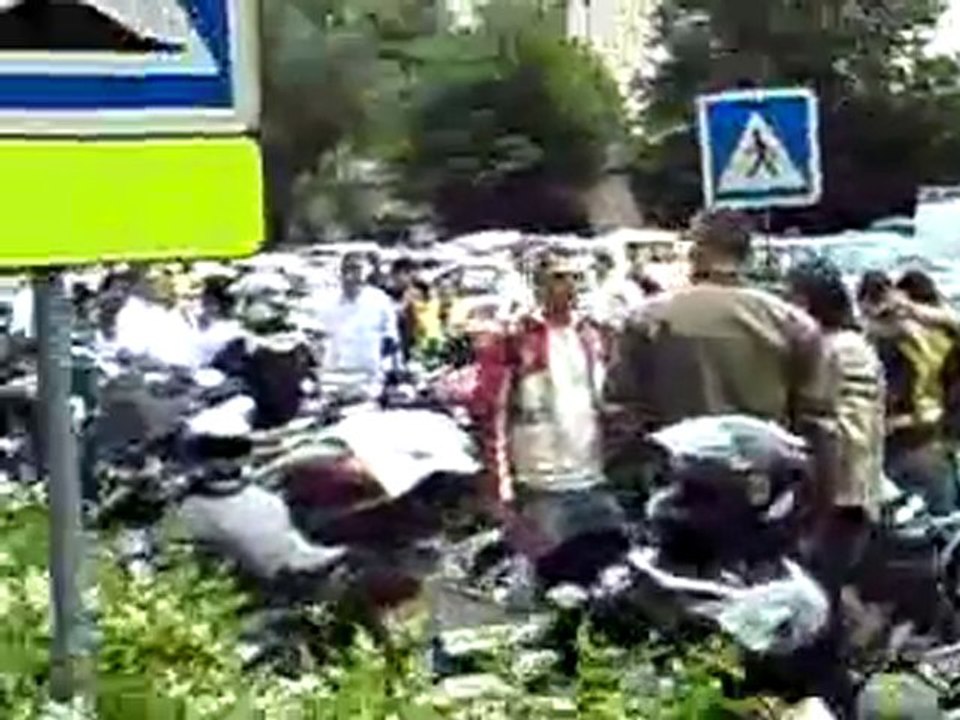 manif moto grenoble arreter devant hotel de police