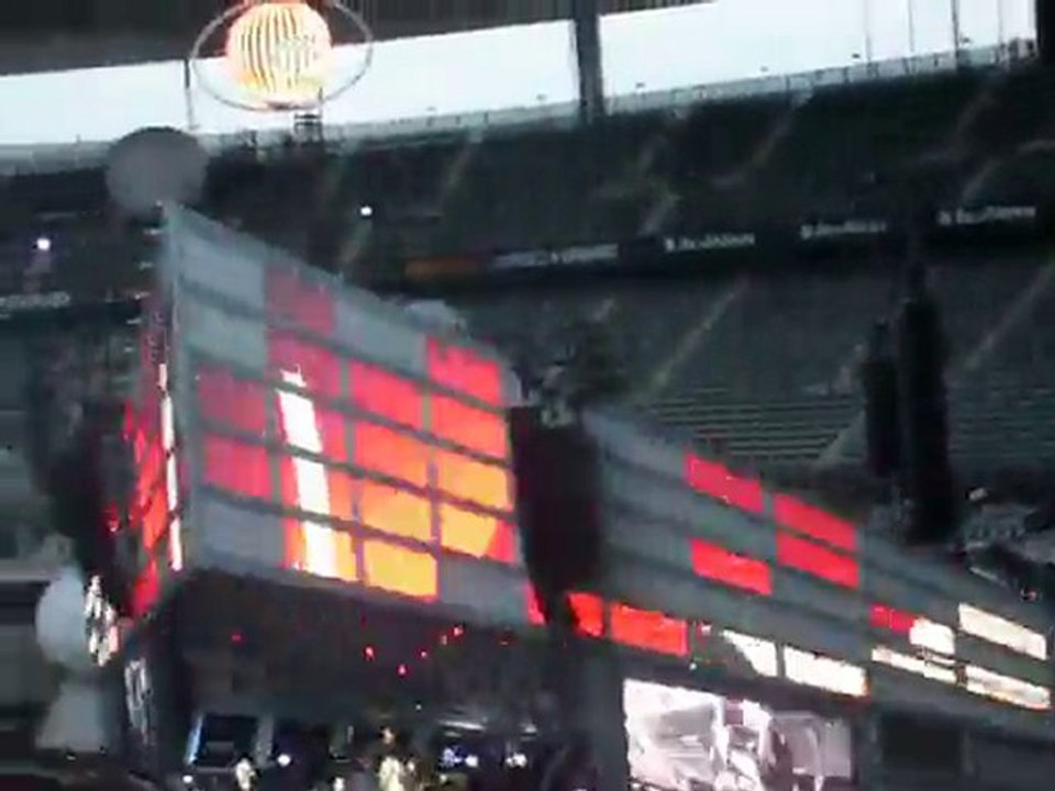 MUSE Butterflies And Hurricanes Stade de France 12 juin 2010