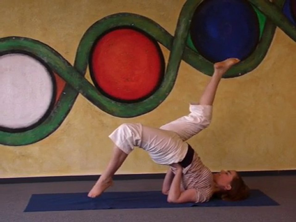 Vom Schulterstand zur Brücke - Hatha Yoga Übungsfolge