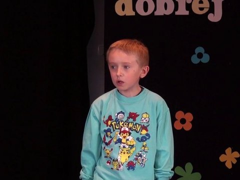 Dawid Kulesza recytuje wiersz pt. Kolorowy deszcz