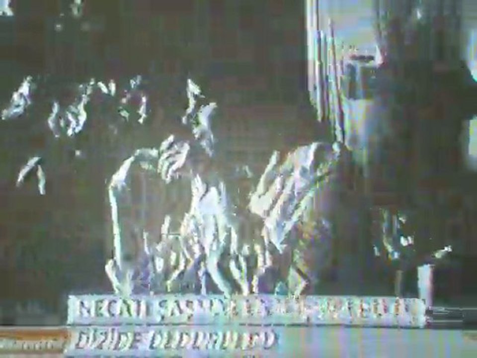 Hatice Şendil-Bizden Kaçmaz