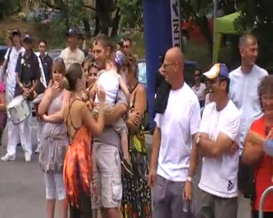 Les batons du castellas 2010 > Danse Papa & mamans